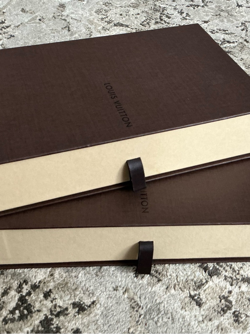 Authentic LOUIS VUITTON presentation/ storage box 🎁